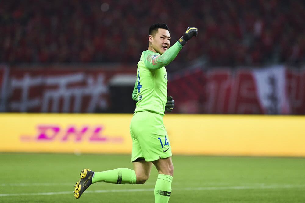 今晚上海申花调整名单以备法甲；防线松动环节打磨；底气十足；身体对抗强度拉满的简单介绍