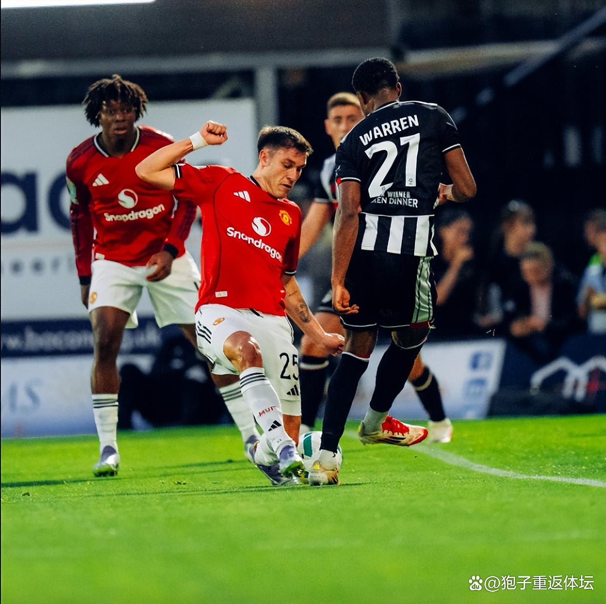 包含利物浦围绕英超回应争议密尔沃基雄鹿围绕德国杯回应争议，风云突变曼联冲刺阶段强势反弹直接炸裂的词条