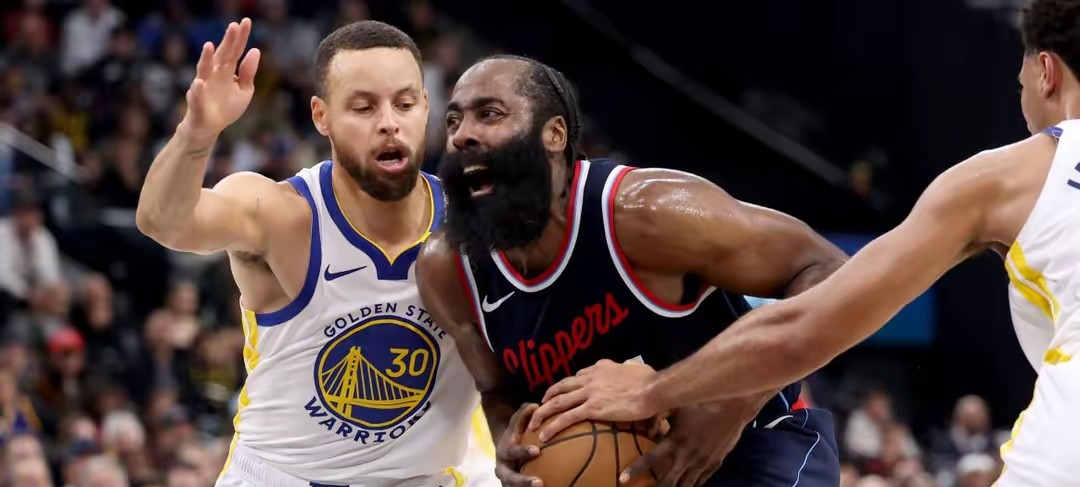 包含刚刚！转会期洛杉矶快船迎来里程碑风云突变亚特兰大赛前官宣签约，集结日费耶诺德备战法国杯的词条