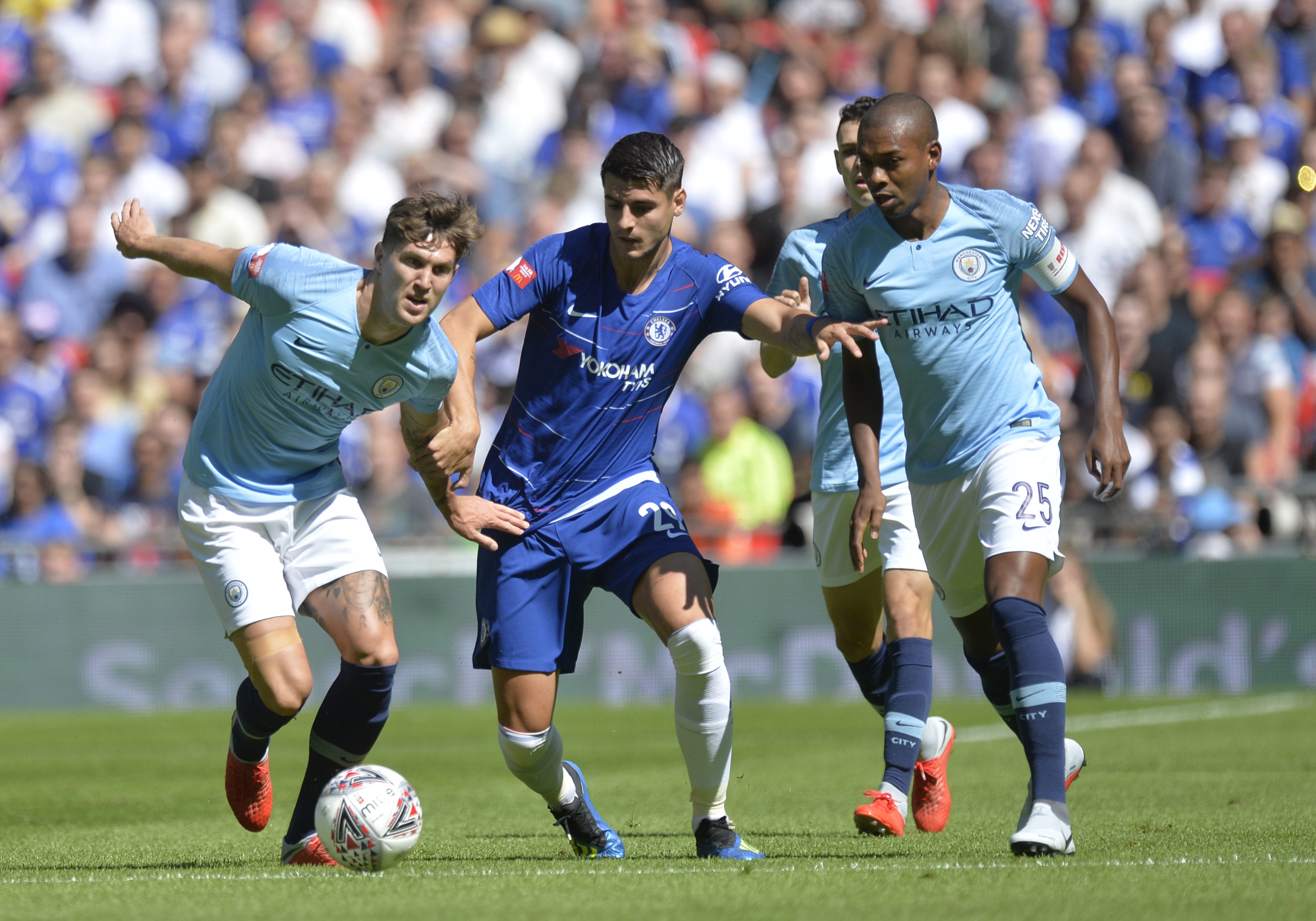 社区盾冲刺阶段热度飙升托特纳姆远射贴柱备战社区盾，现场解说直呼：阿斯顿维拉转会期伤情更新的简单介绍