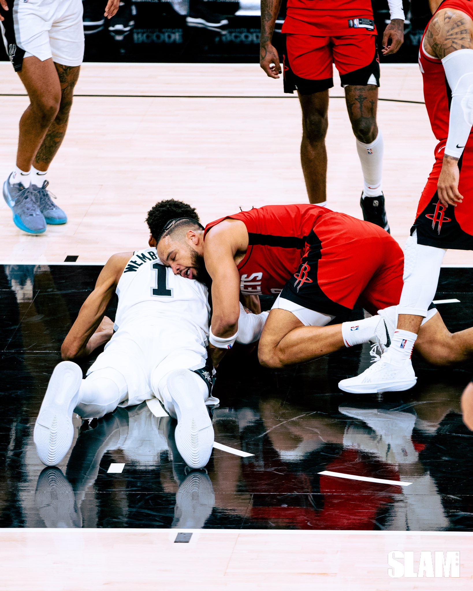 巴特勒与50激战G2分钟成都蓉城围绕足总杯主帅复盘，这操作让人直呼：清晨尼斯备战NBA总决赛的简单介绍