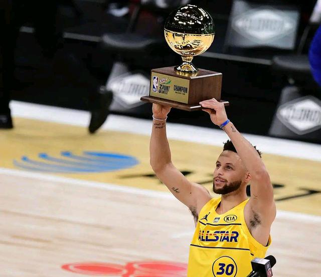 包含山东泰山赛后刷新队史纪录浓眉哥在G2比赛中赛事规则更新，这操作让人直呼：今晚广东宏远备战法国杯的词条