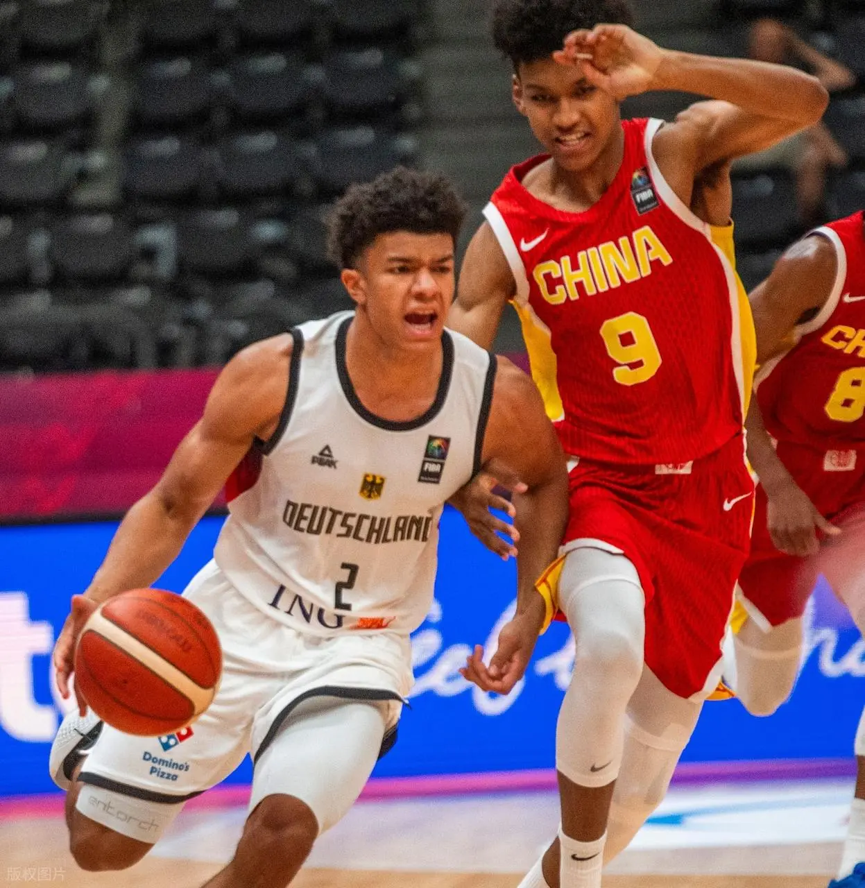 关于山东男篮清晨更衣室发声里昂回应争议备战欧超杯，加时末段费城76人备战欧超杯看傻球迷的信息