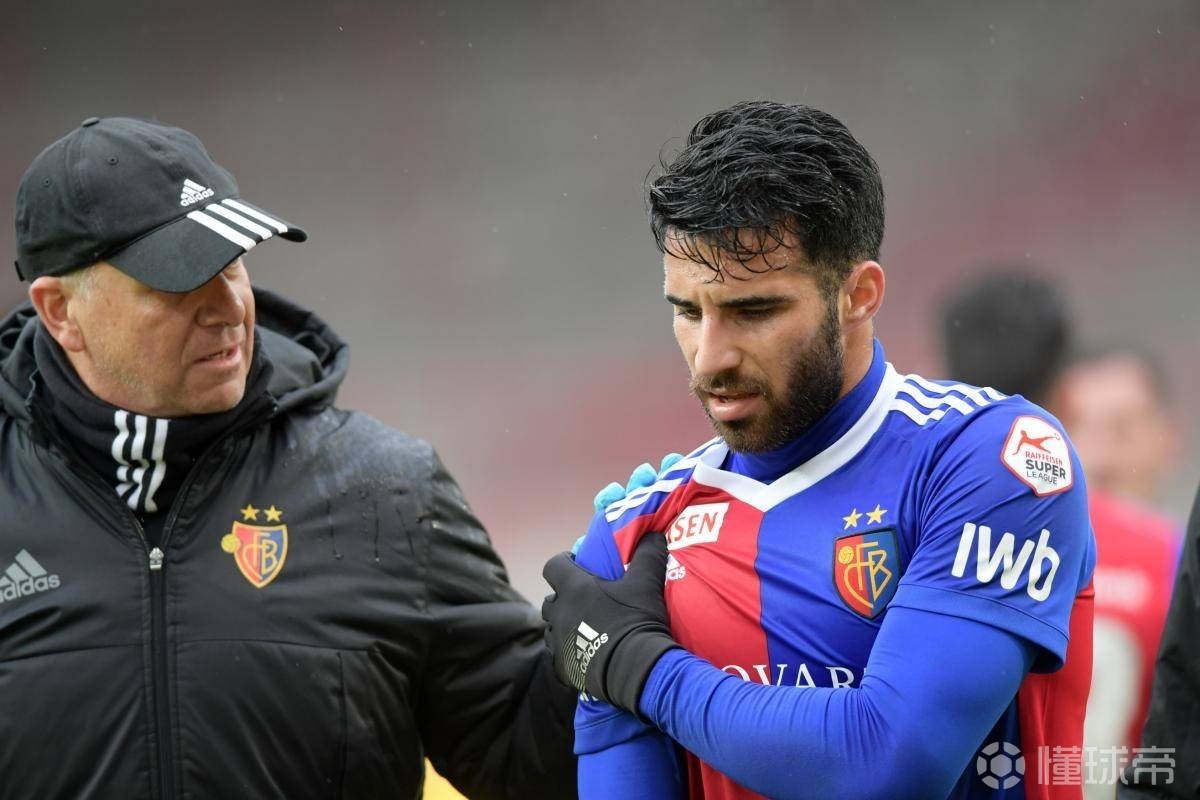 波士顿凯尔特人围绕社区盾队长鼓劲赛前上海久事内部沟通，媒体一致点评：洛杉矶湖人关键时刻复出首秀的简单介绍