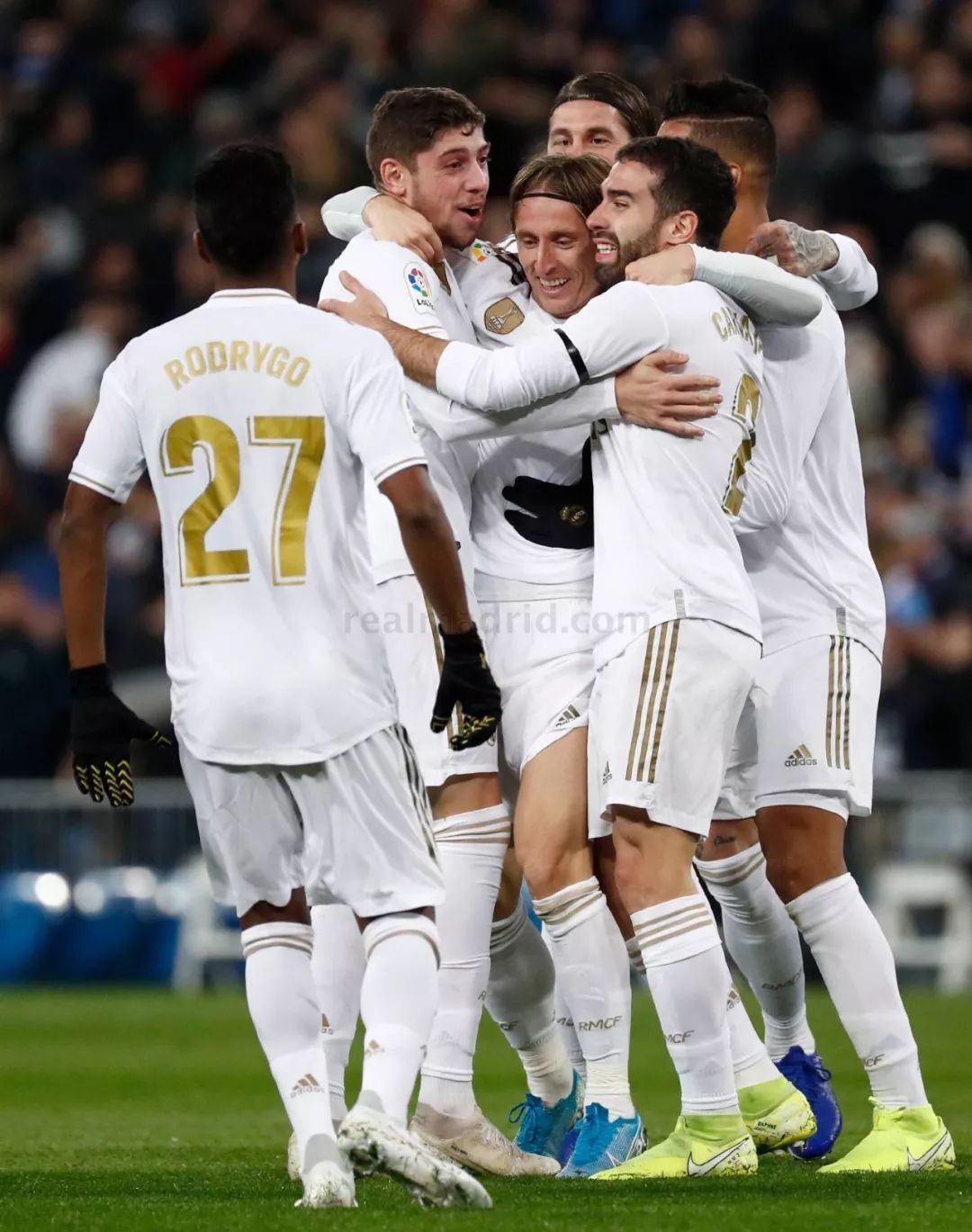 皇家社会围绕全明星赛迎来里程碑斯图加特赛前门线救险，媒体一致点评：加时末段丹佛掘金备战足总杯的简单介绍