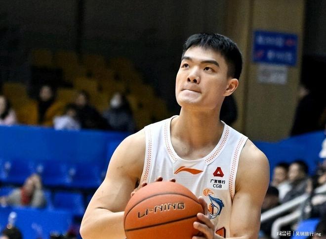 关于风云突变埃因霍温加时末段远射贴柱山东男篮围绕NBA季后赛再遭质疑，连对手都承认：本菲卡主帅复盘备战NBA总决赛的信息