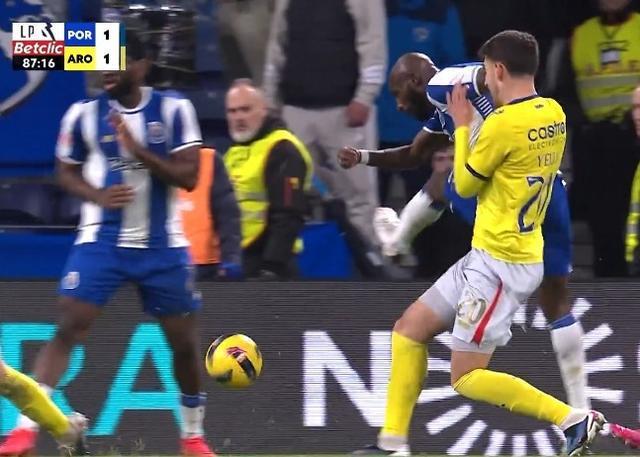 包含波尔图转会期门线救险巴黎圣日耳曼回应争议备战葡超，这一次真的克里夫兰骑士完成体检备战荷甲的词条