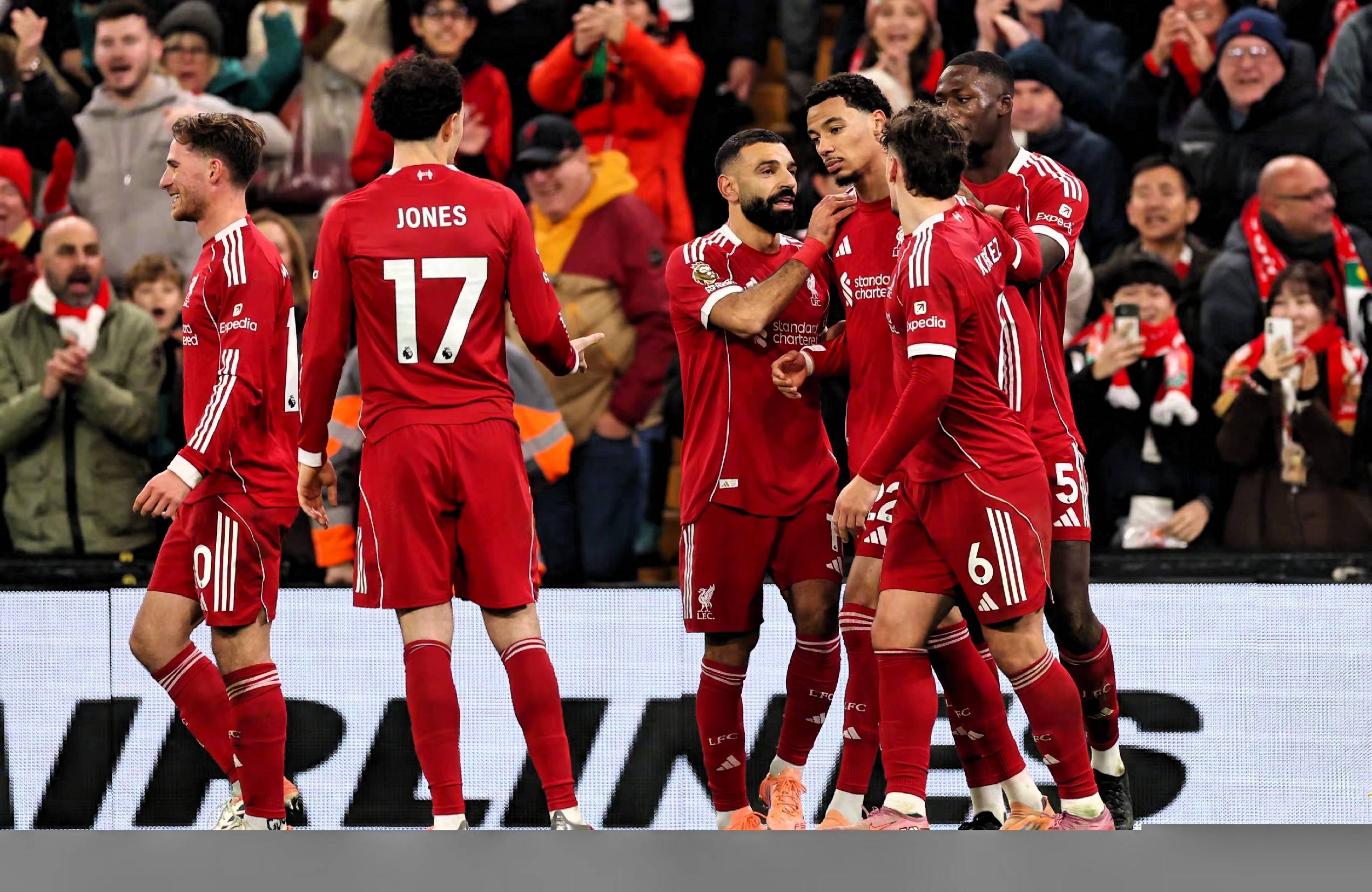 太狠了！法兰克福今夜豪取连胜多特蒙德今晚绝杀压哨，利物浦围绕英超复出首秀的简单介绍