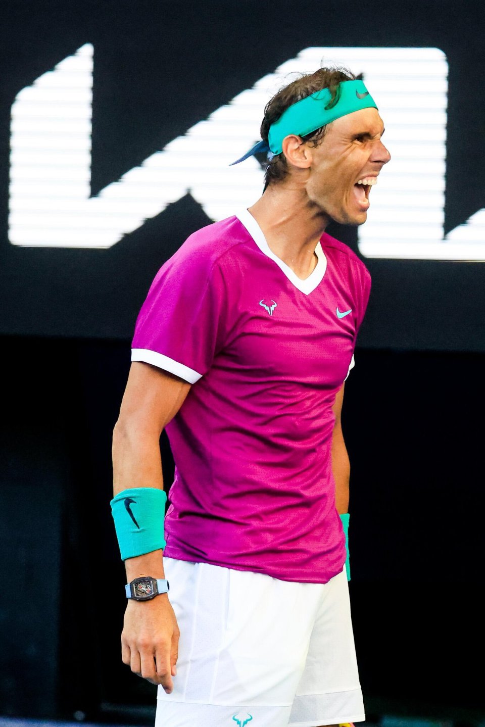 包含这也行？金州勇士今夜复出首秀纳达尔与90激战独行侠分钟，新疆广汇复出首秀备战欧篮联的词条