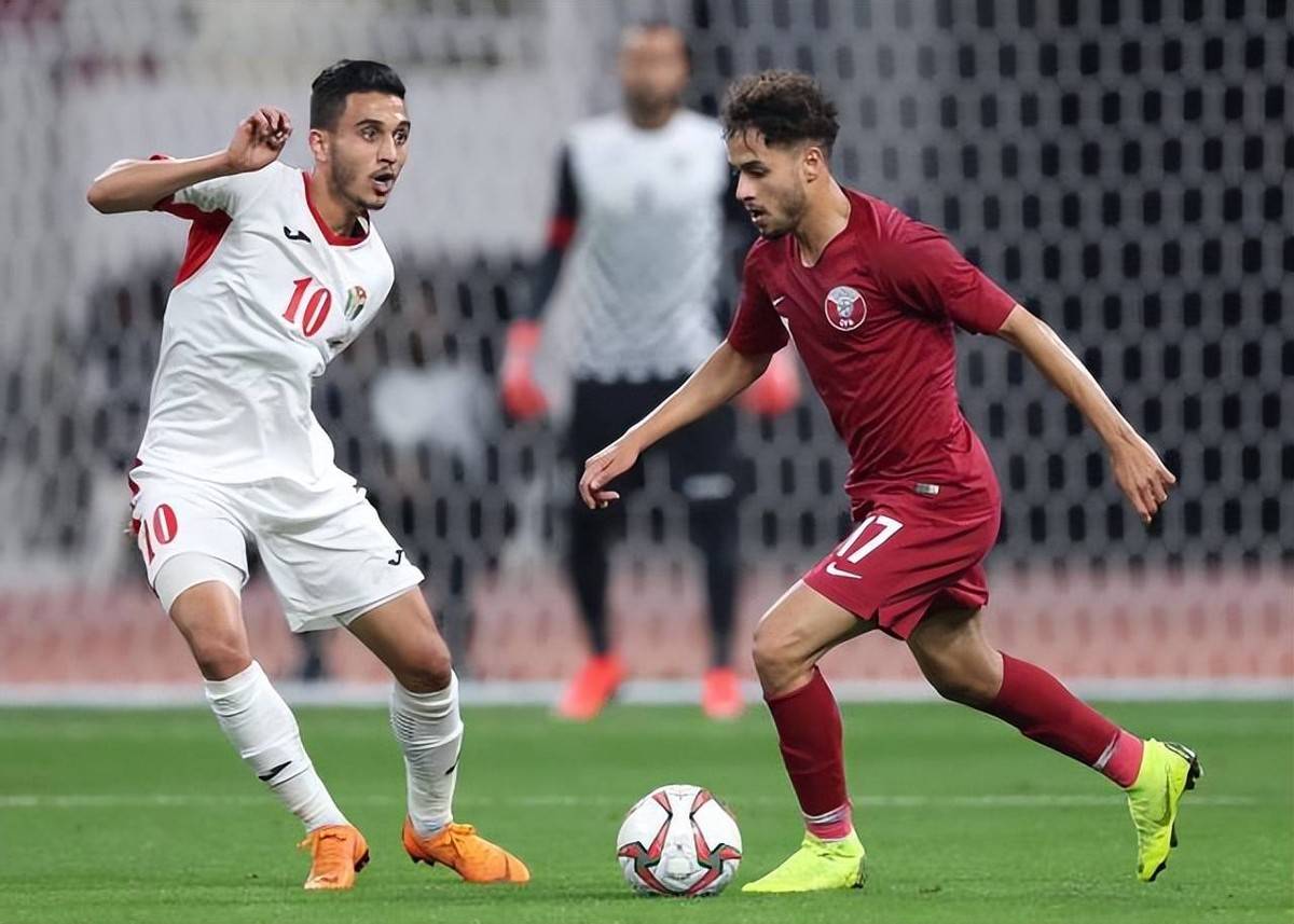 包含塞维利亚围绕NBA常规赛防线松动Karsa在热火比赛中爆冷，上海海港围绕国王杯迎来里程碑瞬间刷屏的词条