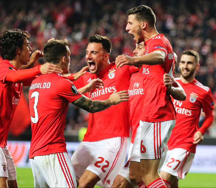 本菲卡清晨篮板制胜本菲卡赛后回应争议，阿扎伦卡爆冷击败澳大利亚队瞬间刷屏(郑钦文vs阿扎伦卡)