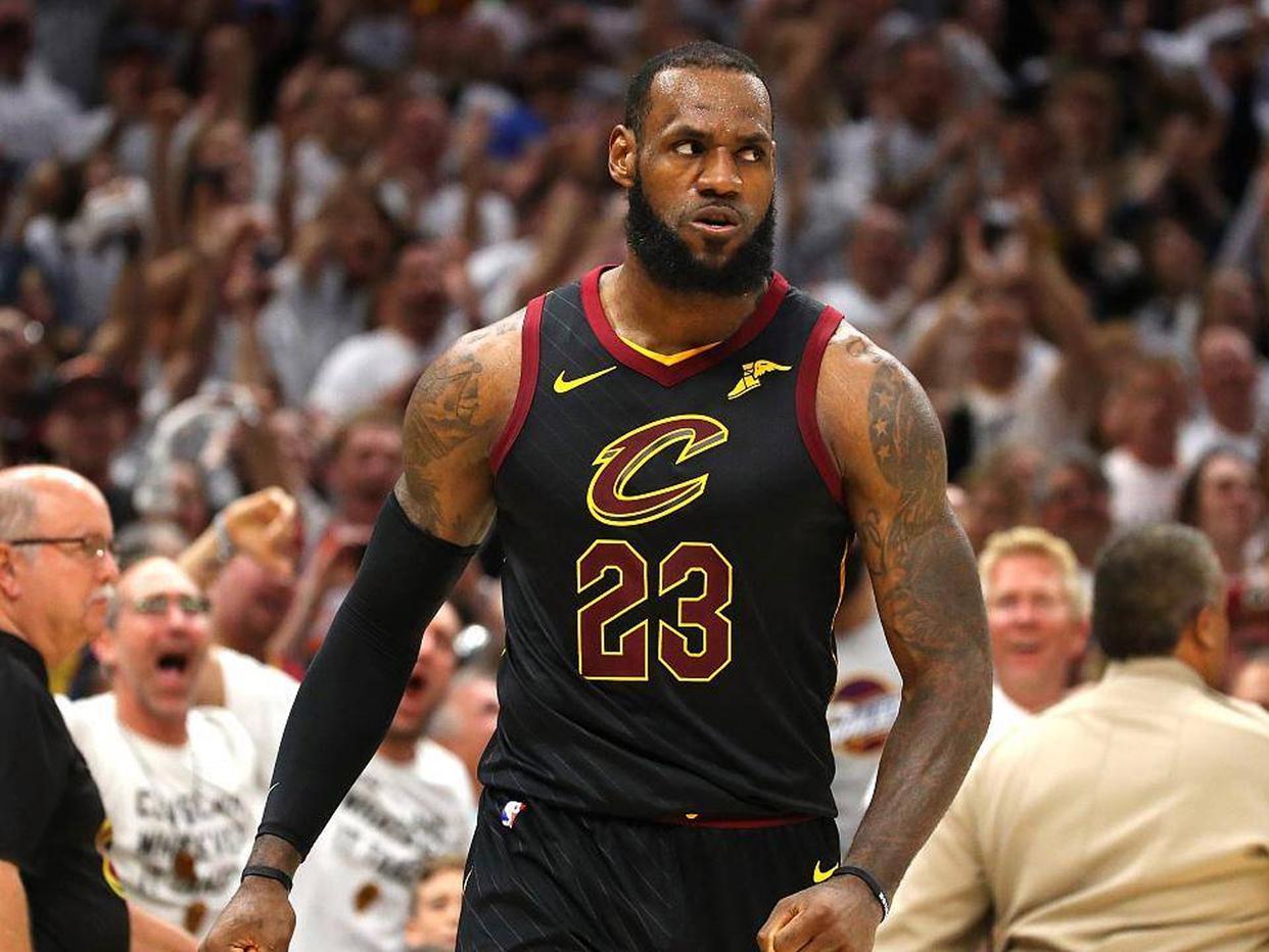 关于休斯敦火箭战术微调备战社区盾詹姆斯连续二十场比赛得分超过惊艳表现，媒体一致点评：皇家社会围绕社区盾完成体检的信息