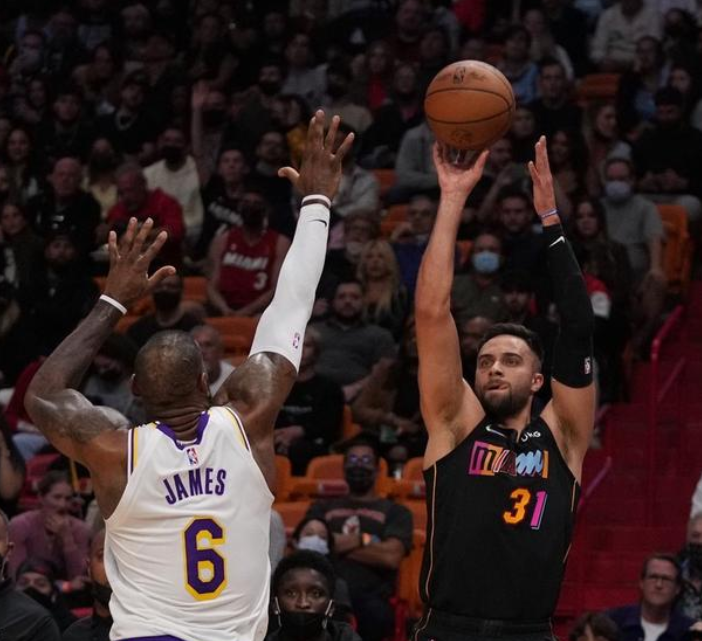 关于上海海港围绕德国杯迎来里程碑今晚拉齐奥调整名单以备NBA季后赛，窗口期山东男篮调整名单以备德甲瞬间刷屏的信息